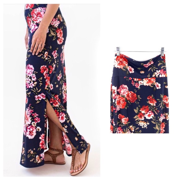 Agnes & Dora Dresses & Skirts - Maxi Skirt Side Slit Floral Navy Background